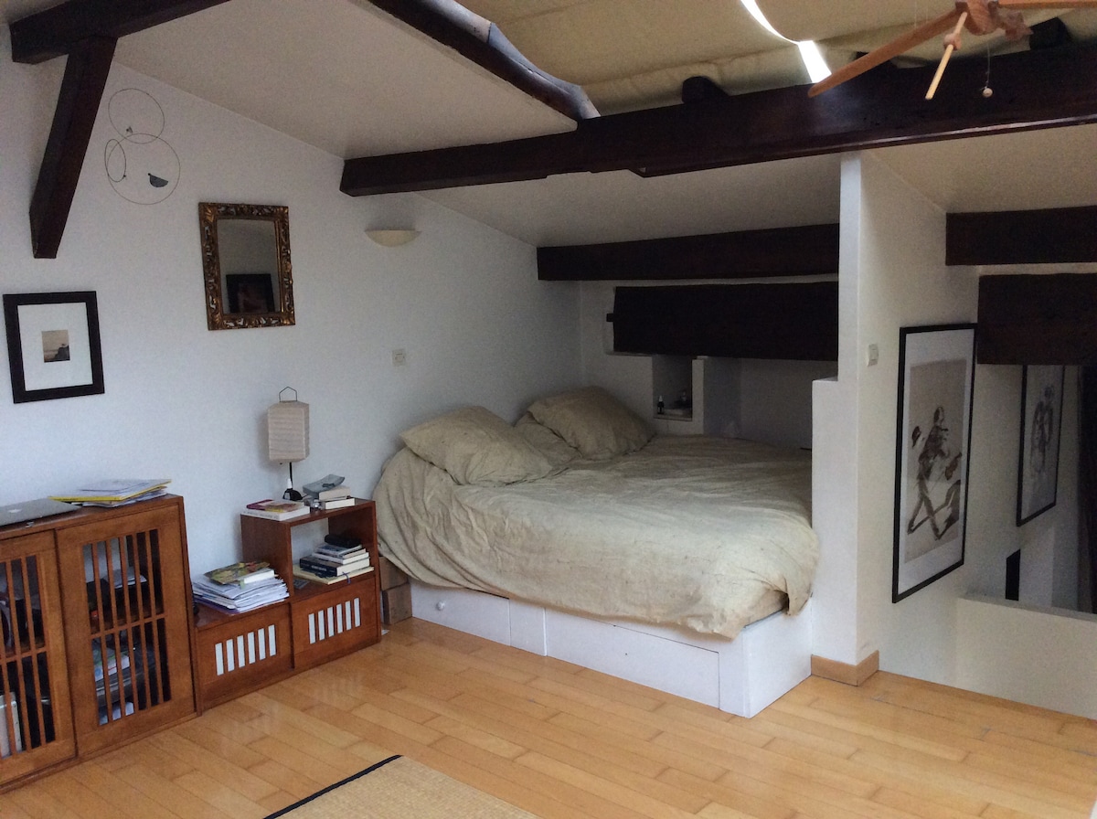 Საძინებელი მეცადინეობაზე. 160 საწოლი