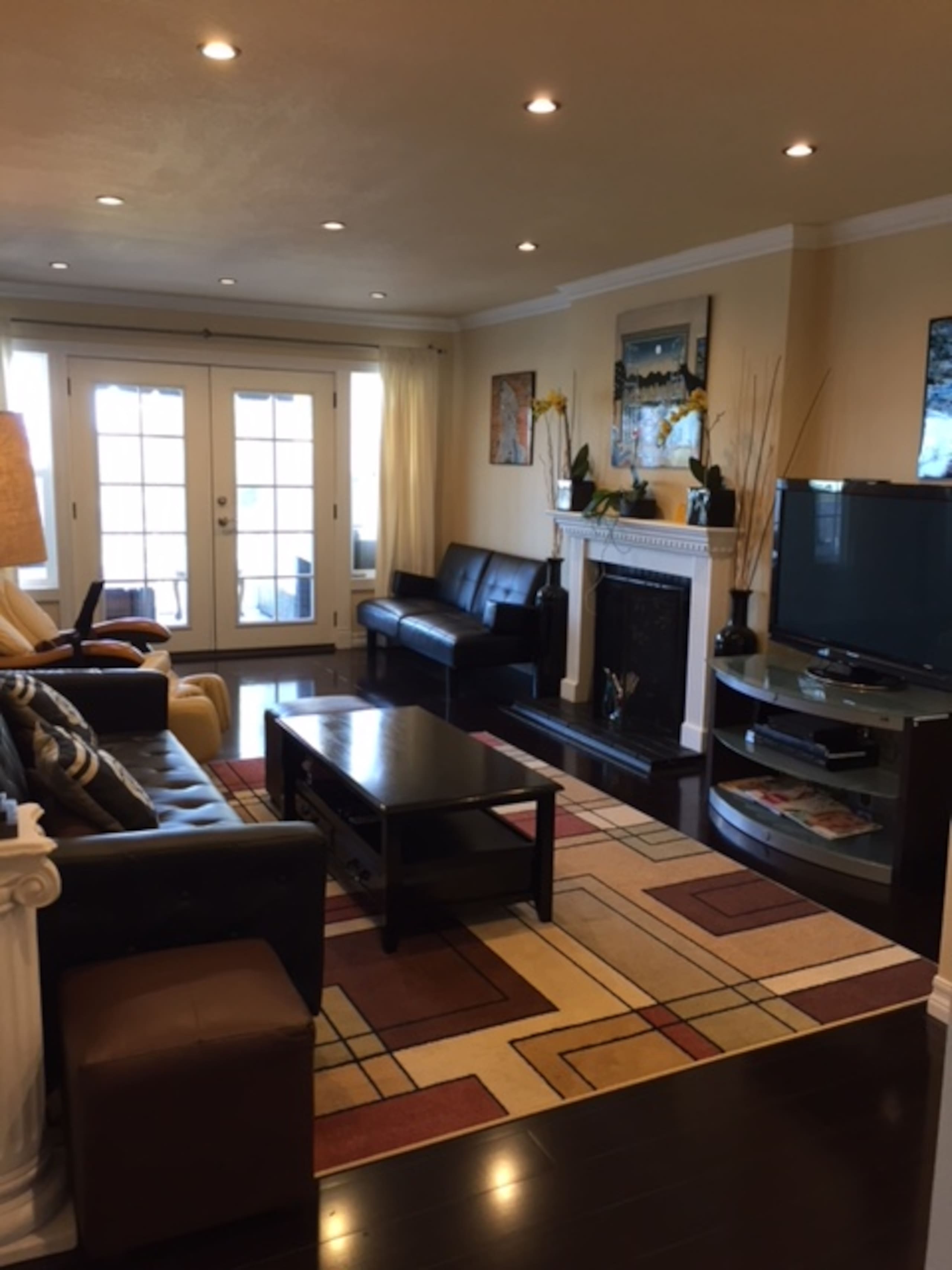 Home in San Francisco · ★4.93 · 3 bedrooms · 5 beds · 2 baths - Image 4