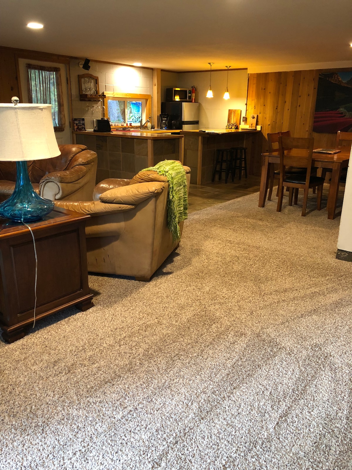 Zulia zuri na samani bora.