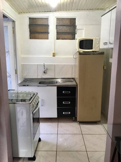 Cozinha com acesso à varanda