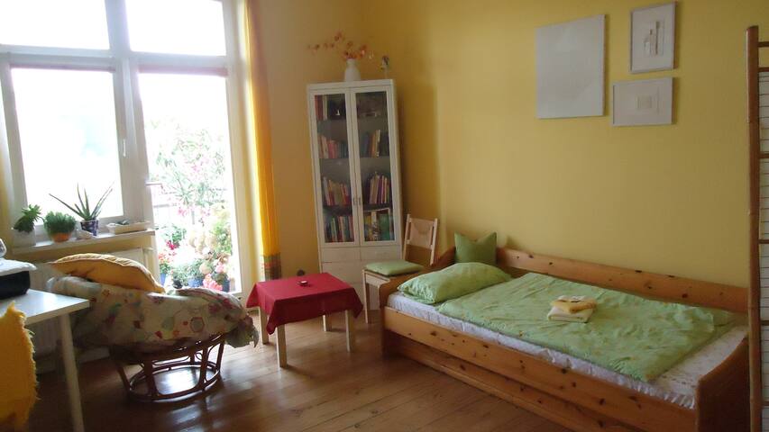 Large balcony room with garden view (central)