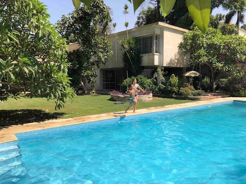 Unique Villa by the Pyramids & Grand Museum | B&B