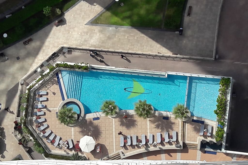 Swimming pool & Jacuzzi