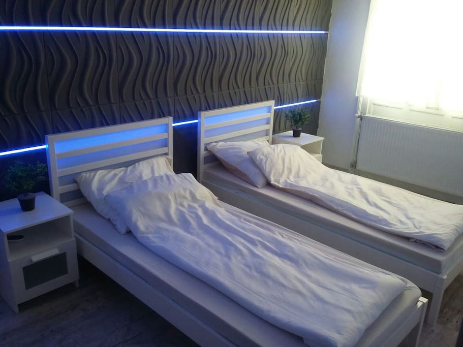 separeted bed