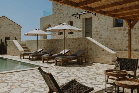 Comfy private villa with private pool on the beach