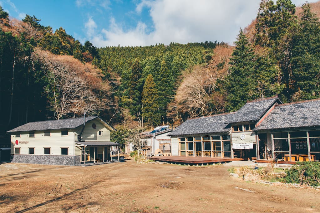 Guest house on left, sustainable learning center on right