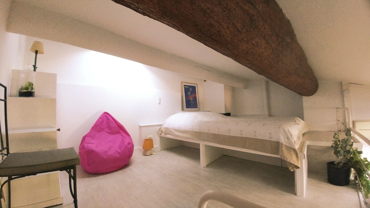 Bračni krevet na mezzaninu (140 cm)