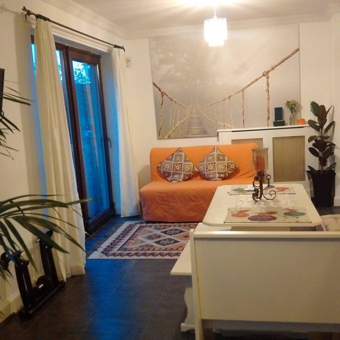 Kitchen-breakfast Area