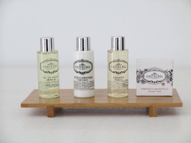 NEW! Modern apartment with LIFT/AC in Lisbon gallery image 5