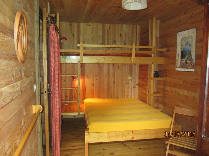 "مفتاح الحقول ": غرفة نوم في الشمال ، 1 سرير في 140 سم ، 1 سرير في 80 سم ، الوصول المباشر قبل 800 مترمربع