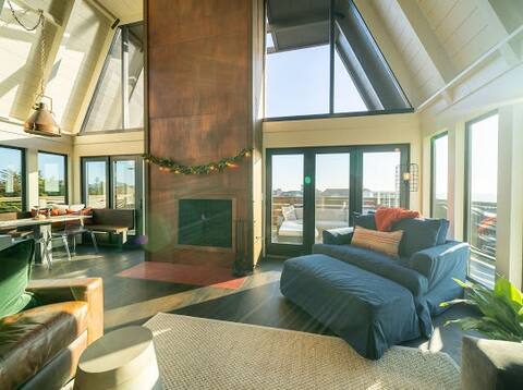 Copper Nest beach retreat with stunning views