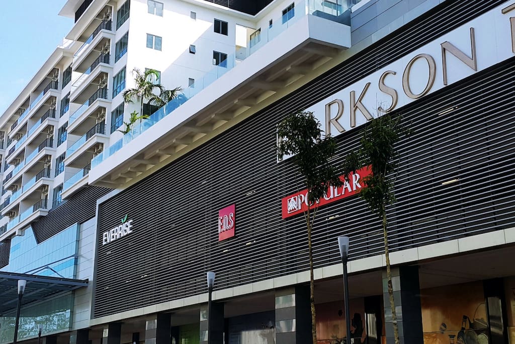 Exterior view of Imago KK Times Square Loft Residences