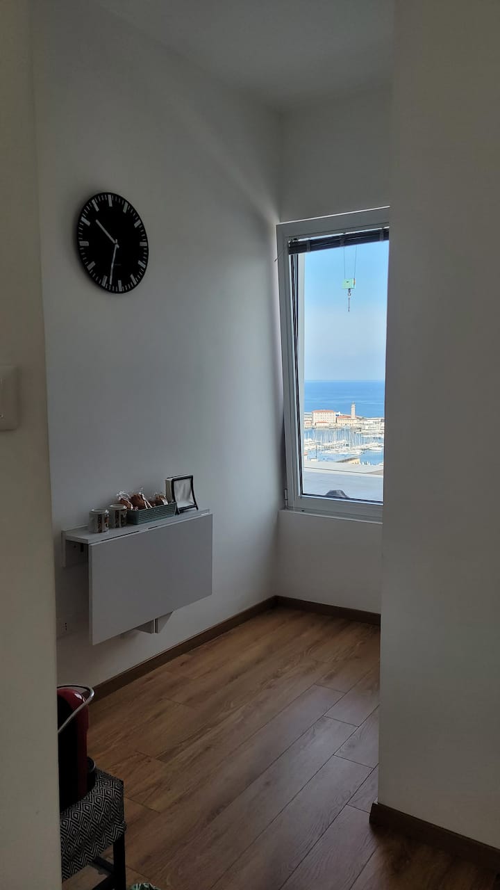 Theoretoli Seaview - イタリア トリエステ