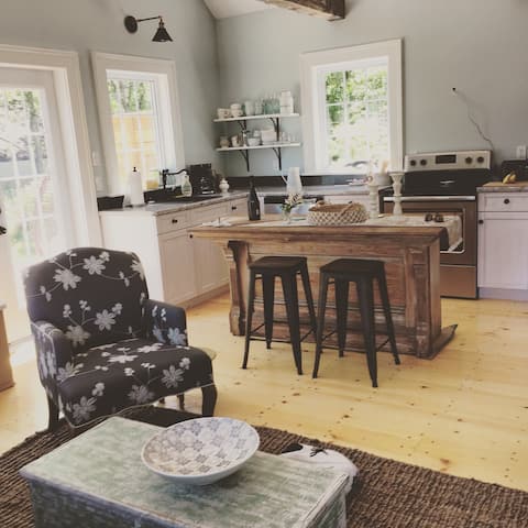 Quarrie Cottage | Mahone Bay