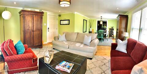 *RusticCottage*
-Downtown 6 miles -Mtn Views