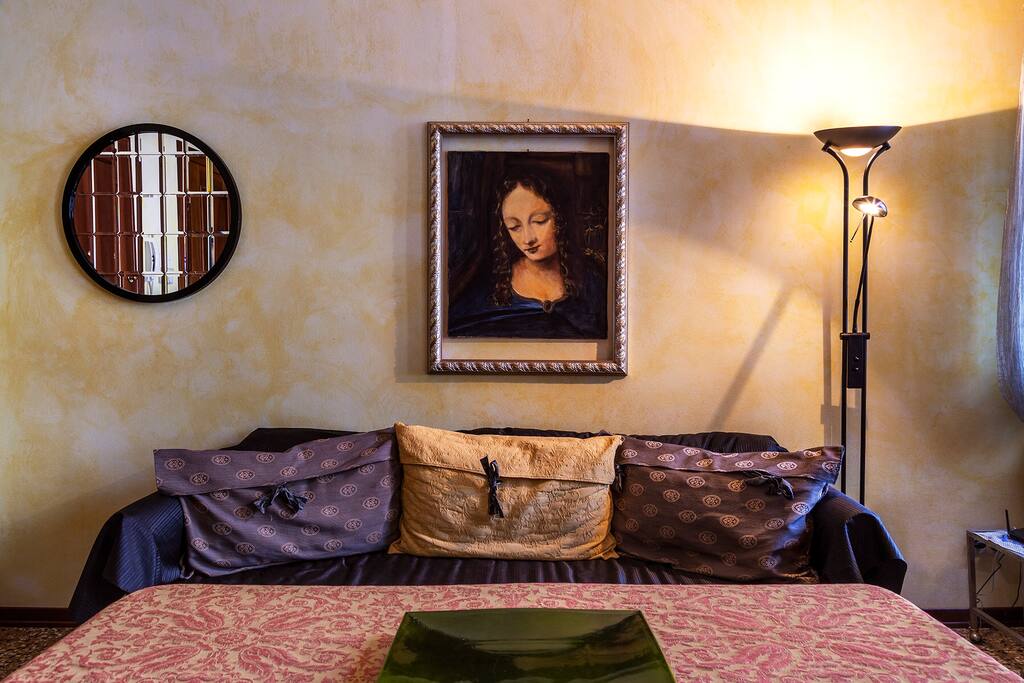This is not the usual tiny cheap-furnished Airbnb. As you can see. The style is more a modern twist of the traditional venetian baroque - rococo