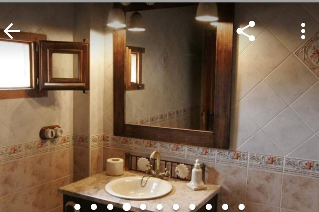 BAÑO CON BAÑERA HIDROMASAJE