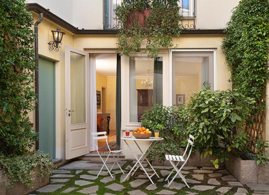 Private courtyard