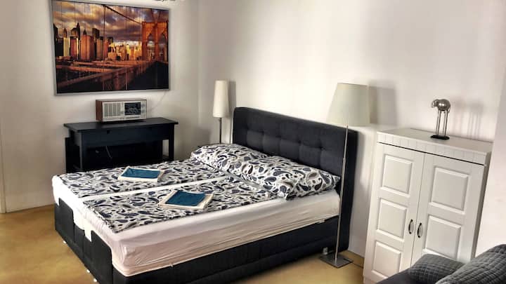 标准双人床尺寸弹簧床160x200厘米