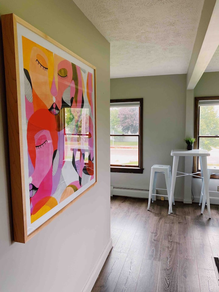 Cozy Home On Historic Water Street - Sault-Sainte-Marie
