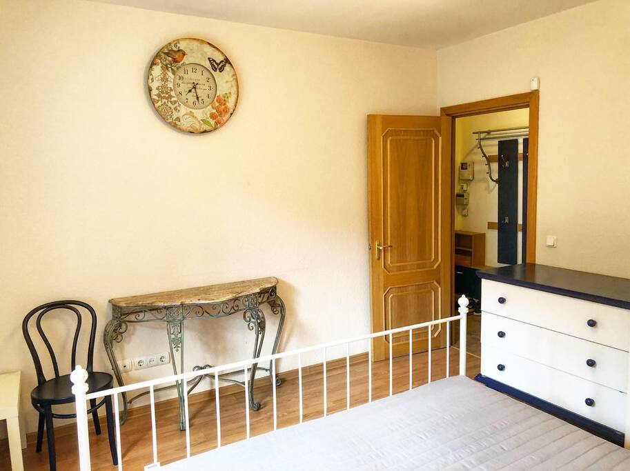 1st room