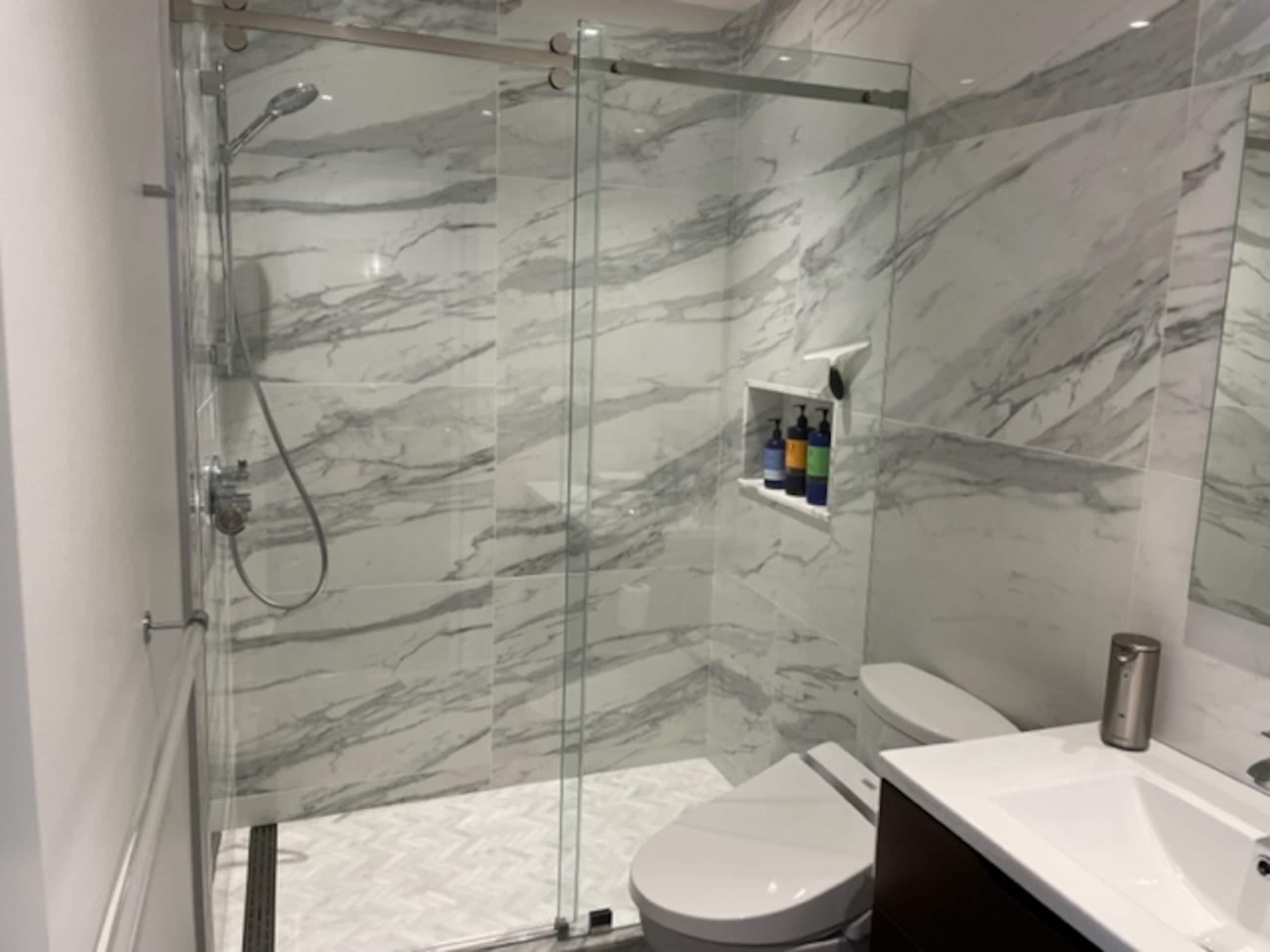 Modern Safe 1Bed and 1Bath Apt w/ Private Entrance - Image 10