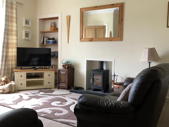 Woodside Cottage, Monikie next to country park Cottages for Rent in