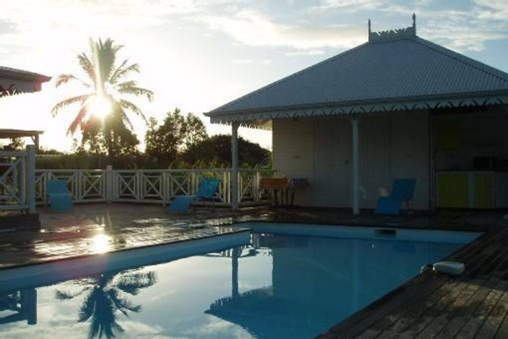 Vue Piscine - Bungalow