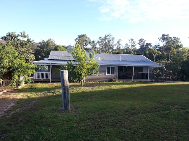 Hampshire Farmhouse Southern Forests WA