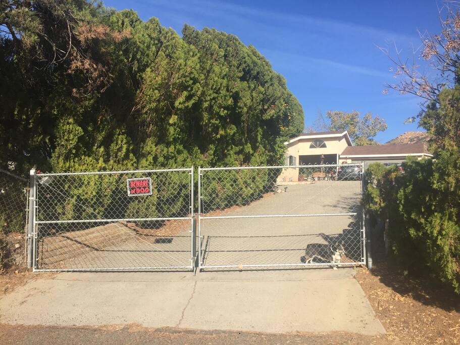 Front house entrance/driveway