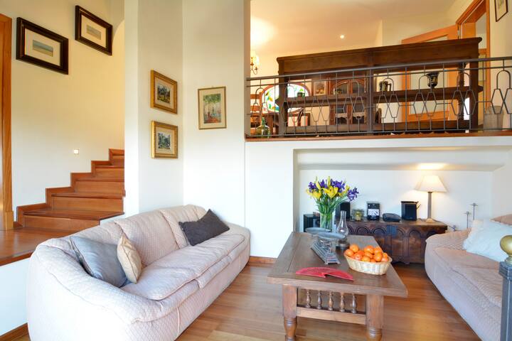 Villa With Enchanting Sea Views And Pool gallery image 4