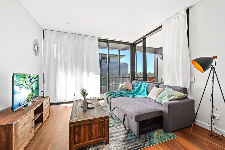 Brand new Highend apartment by the sea,escape City