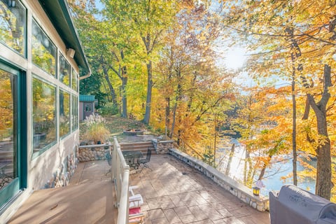 Private 1 Acre Waterfront with Stunning Views