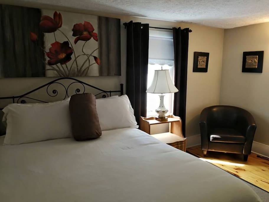 The Grand Suite - Master Bedroom