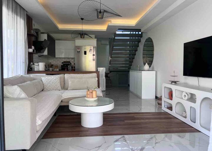 Kuşadası Davutlarda Lüks öZel Havuzlu Villa - Davutlar