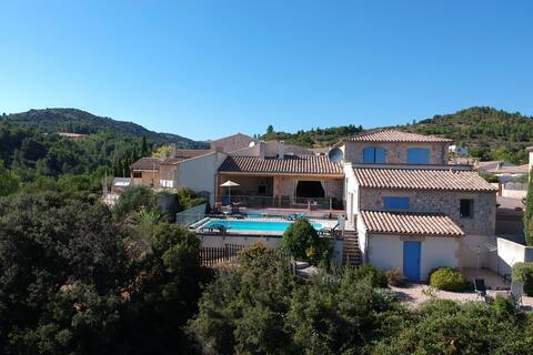 Air-conditioned 2 Bed Villa with a View. Wow!
