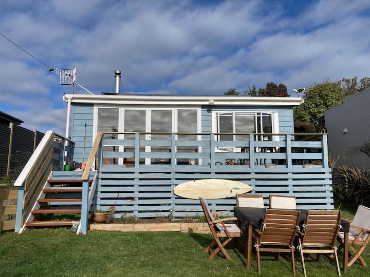 ¡Divertido apartamento de dos dormitorios, vistas al mar y baño al aire