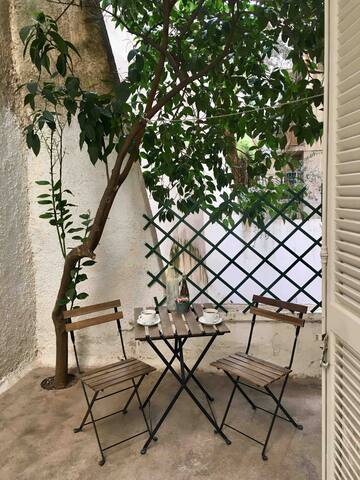 Cozy apartment next to Lycabettus