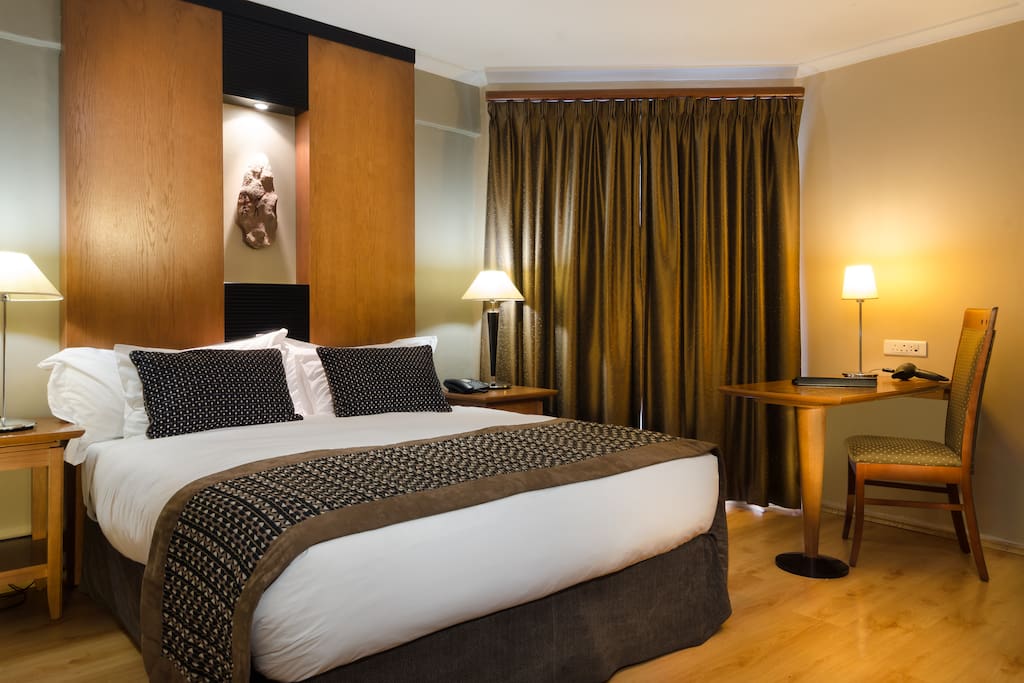 Standard Queen Room