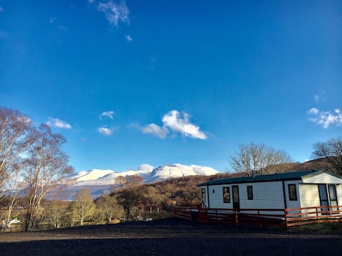 Flora's Knoll - Countryside Getaway