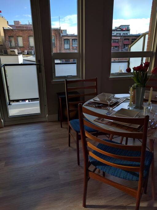 Complete kitchen for breakfast or if you would like to dine in. Herbs, Flour all provided.