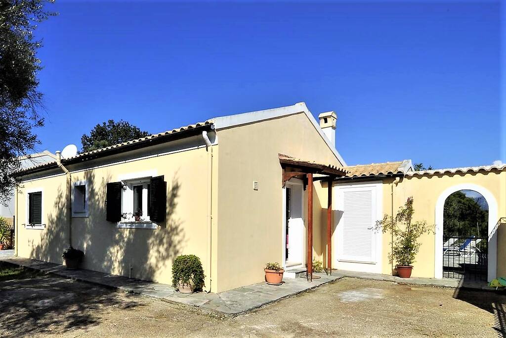 Villa Front