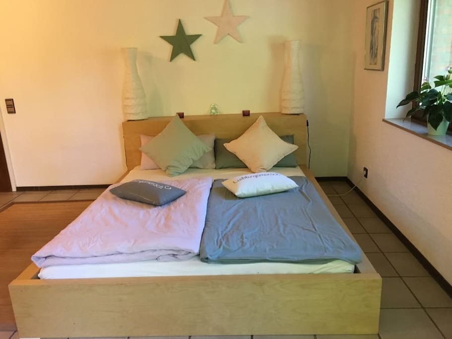 Gemütliches Bett 160cm