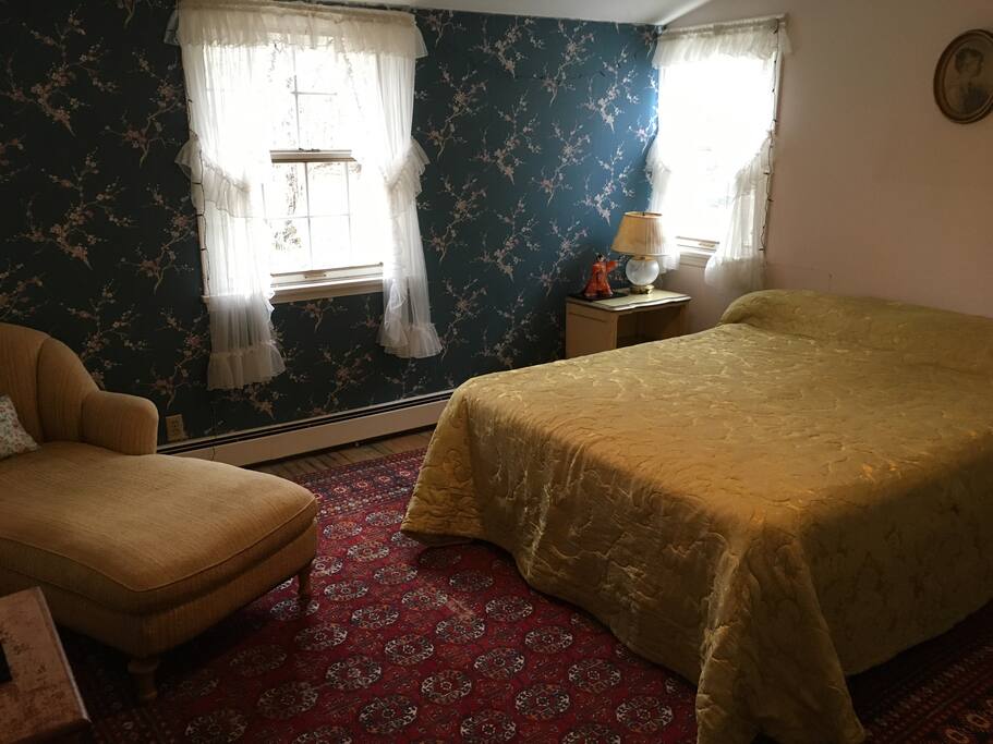 Queen size bed