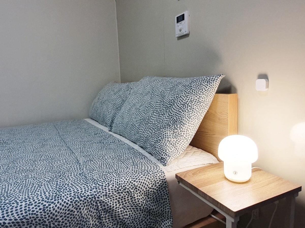 Hostels in Ios from $4/night 😎 (Smart Price Comparison)