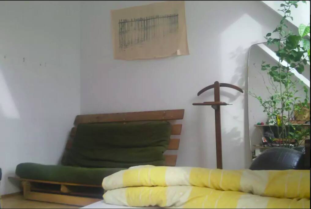 Room 1, Couch