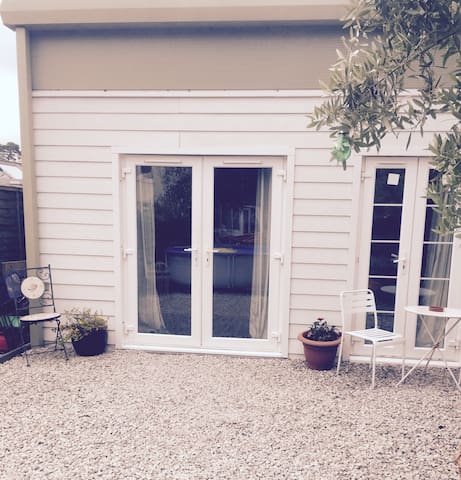 Self Contained Annexe, Close To Ferry Terminal