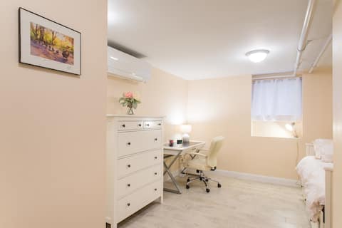Washer+Dryer+Parking!*Private suite*Cul de sac*
