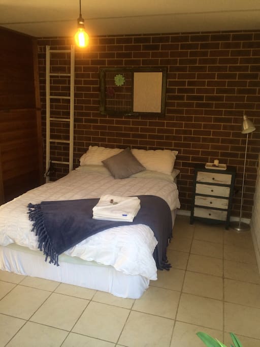 Comfortable bed, air cond, heating, fresh linen on request.