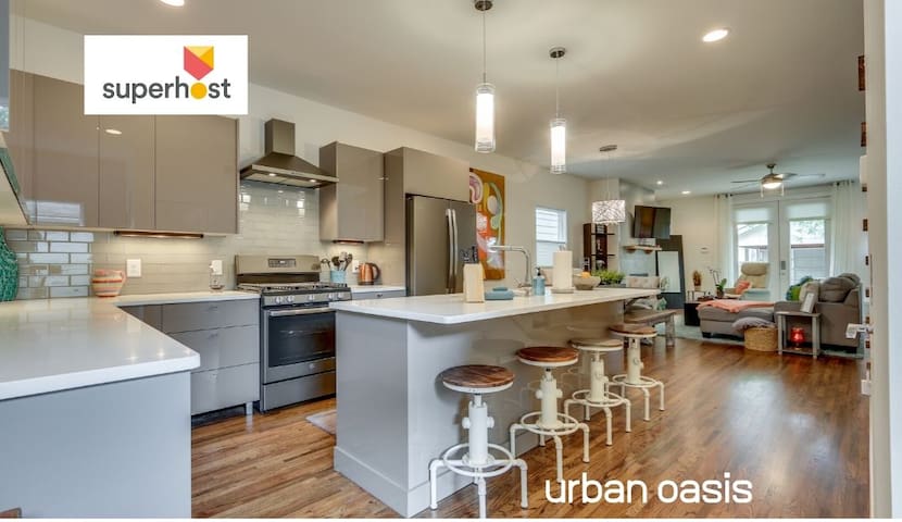 Huge Home 2 mi to Broadway Yard-Firepit & Garage